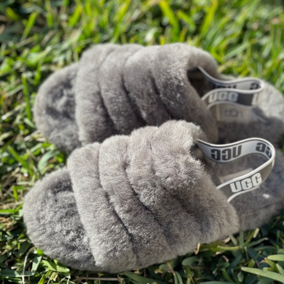 - UGG🔴Fluff yeah grey slippers 9 - Picture 2 of 13